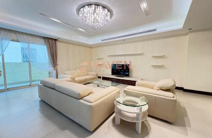 Apartment - 3 Bedrooms - 4 Bathrooms for rent in Al Juffair - Capital Governorate