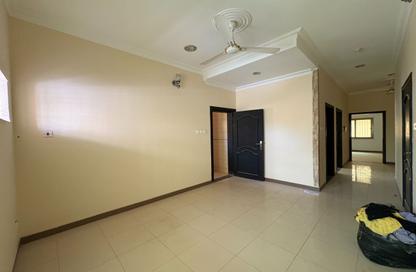 Apartment - 2 Bedrooms - 3 Bathrooms for rent in Alhajiyat - Riffa - Southern Governorate