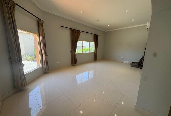 54068945 - Property Image 2