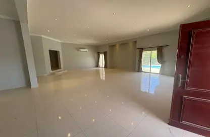 Compound - 3 Bedrooms - 4 Bathrooms for rent in Janabiya - Northern Governorate