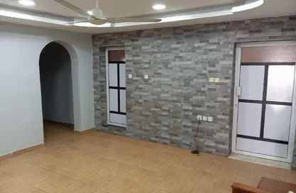 Apartment - 3 Bedrooms - 2 Bathrooms for rent in Hamad Town - Northern Governorate