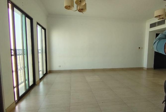 996167 - Property Image 2