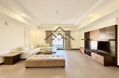 Apartment - 2 Bedrooms - 3 Bathrooms for rent in Al Juffair - Capital Governorate