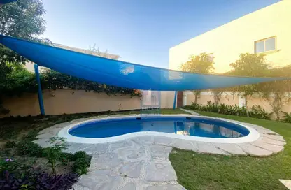 Compound - 4 Bedrooms - 4 Bathrooms for rent in Janabiya - Northern Governorate