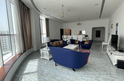 Apartment - 2 Bedrooms - 3 Bathrooms for rent in Seef - Capital Governorate