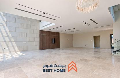 Villa - 4 - 6 for sale in Janabiya - Northern Governorate