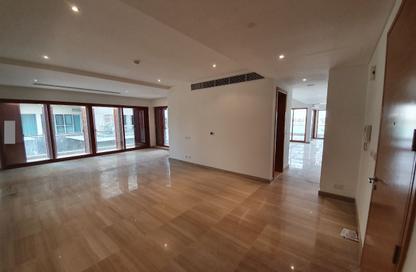 Apartment - 3 Bedrooms - 4 Bathrooms for rent in Reef Island - Capital Governorate
