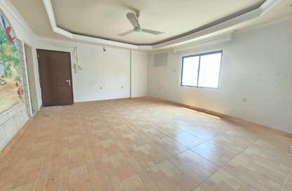 Apartment - 2 Bedrooms - 2 Bathrooms for rent in Exhibition Road - Hoora - Capital Governorate
