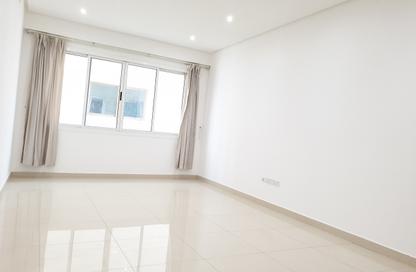 Apartment - 2 Bedrooms - 3 Bathrooms for rent in Hidd - Muharraq Governorate