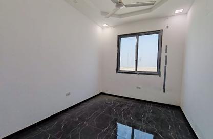 Apartment - 3 Bedrooms - 2 Bathrooms for rent in Busaiteen - Muharraq Governorate Apartment - 3 Bedrooms - 2 Bathrooms for rent in Busaiteen - Muharraq Governorate