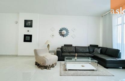 Apartment - 2 Bedrooms - 2 Bathrooms for rent in Al Juffair - Capital Governorate