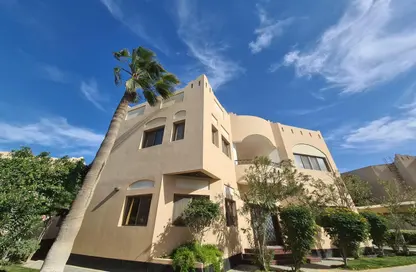 فيلا - 5 غرف نوم - 5 حمامات للايجار في الجنبية - المحافظة الشمالية