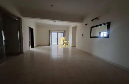 Apartment - 3 Bedrooms - 2 Bathrooms for rent in Busaiteen - Muharraq Governorate