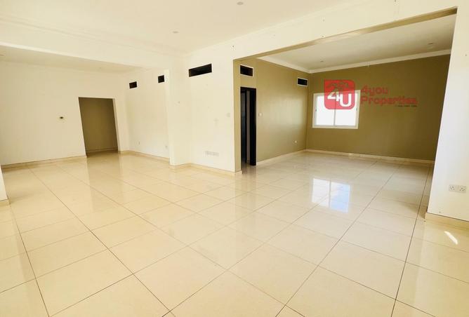 995356 - Property Image 2