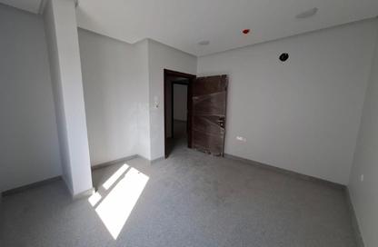 Office Space - 2 Bedrooms - 2 Bathrooms for rent in Al Qadam - Northern Governorate