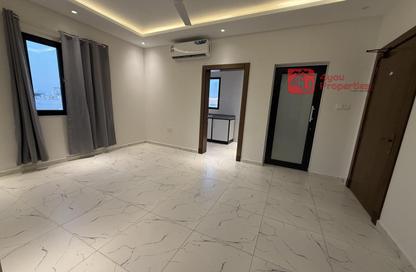 Apartment - 2 Bedrooms - 2 Bathrooms for rent in Salmaniya - Manama - Capital Governorate