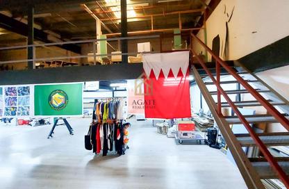 Warehouse - Studio - 2 Bathrooms for rent in Hidd - Muharraq Governorate