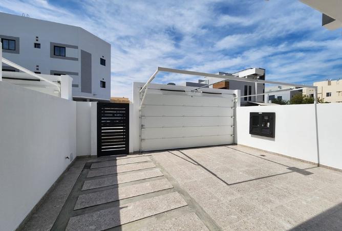 55801930 - Property Image 3