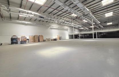 Warehouse - Studio - 2 Bathrooms for rent in Hidd - Muharraq Governorate