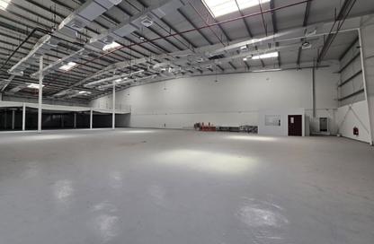 Warehouse - Studio - 2 Bathrooms for rent in Hidd - Muharraq Governorate