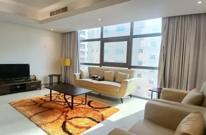 Apartment - 2 Bedrooms - 3 Bathrooms for rent in Busaiteen - Muharraq Governorate