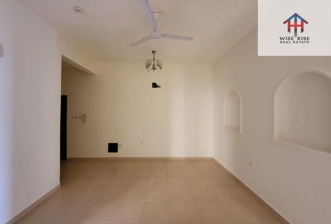 987417 - Property Image 2