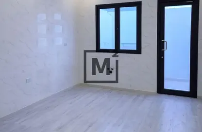 Villa - 5 Bedrooms - 6 Bathrooms for sale in Busaiteen - Muharraq Governorate