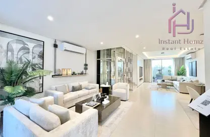 فيلا - 4 غرف نوم - 6 حمامات للبيع في عراد - المحرق