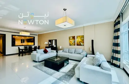 Apartment - 2 Bedrooms - 3 Bathrooms for rent in Al Juffair - Capital Governorate