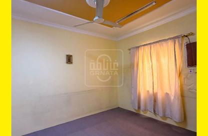Villa - 7 Bedrooms - 4 Bathrooms for sale in Hamad Town - Northern Governorate