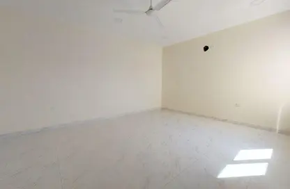 Apartment - 3 Bedrooms - 3 Bathrooms for rent in Jid Ali - Central Governorate