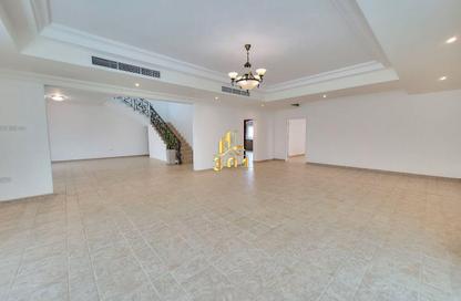 Compound - 3 Bedrooms - 3 Bathrooms for rent in Janabiya - Northern Governorate