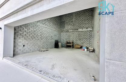 Retail - Studio - 2 Bathrooms for rent in Seef - Capital Governorate