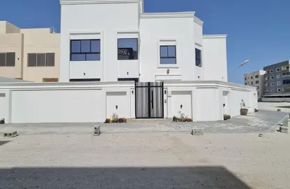 Villa - 4 Bedrooms - 6 Bathrooms for sale in Hidd - Muharraq Governorate