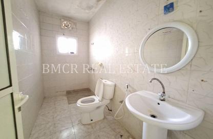 Apartment - 2 Bedrooms - 1 Bathroom for rent in Busaiteen - Muharraq Governorate Apartment - 2 Bedrooms - 1 Bathroom for rent in Busaiteen - Muharraq Governorate