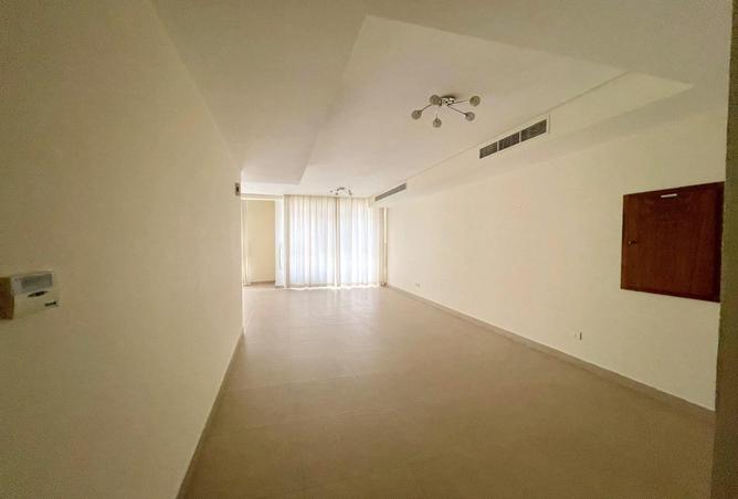 995772 - Property Image 2