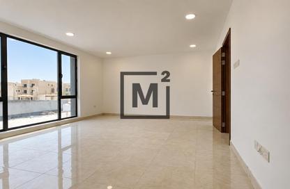 مجمع سكني - 8 غرف نوم - 8 حمامات للبيع في الحد - المحرق