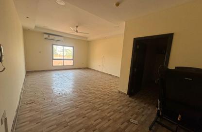 Apartment - 2 Bedrooms - 2 Bathrooms for rent in Tubli - Central Governorate