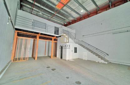 Warehouse - Studio - 1 Bathroom for rent in Tubli - Central Governorate