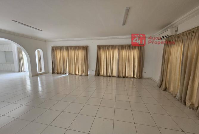 996431 - Property Image 3