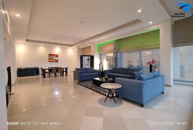 989391 - Property Image 2