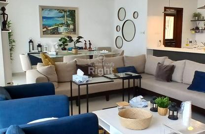 Villa - 4 - 5 for sale in Durrat Marina - Durrat Al Bahrain - Southern Governorate