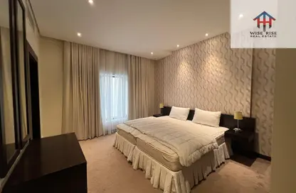 Apartment - 2 Bedrooms - 3 Bathrooms for rent in Sanabis - Manama - Capital Governorate