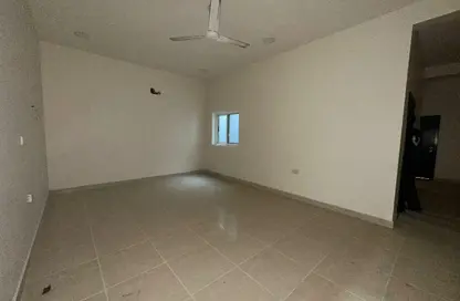 شقة - 2 غرف نوم - 2 حمامات للايجار في عالي - المحافظة الوسطى