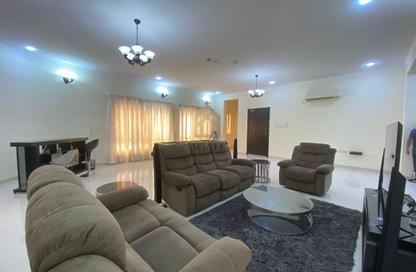 Apartment - 3 Bedrooms - 3 Bathrooms for rent in Al Juffair - Capital Governorate