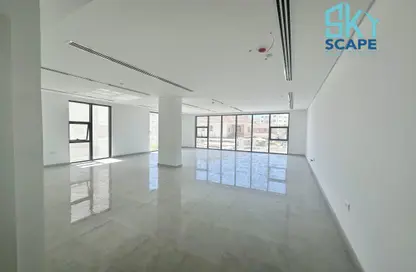 مكتب - استوديو - 2 حمامات للايجار في الزنج - المنامة - محافظة العاصمة