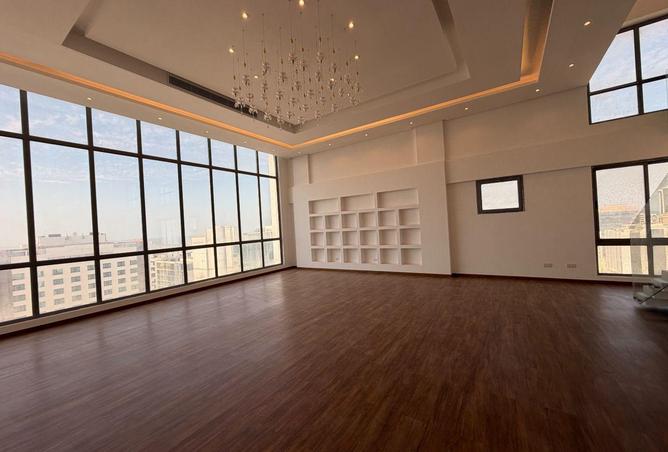 993345 - Property Image 2