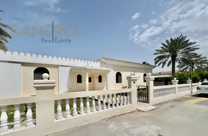 Villa - 4 Bedrooms - 4 Bathrooms for rent in Janabiya - Northern Governorate