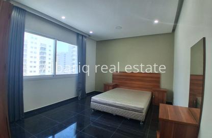 Apartment - 2 Bedrooms - 2 Bathrooms for rent in Busaiteen - Muharraq Governorate