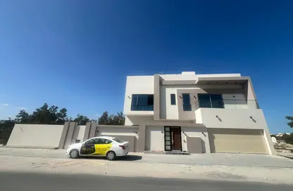 فيلا - 4 غرف نوم - 6 حمامات للبيع في سار - المحافظة الشمالية